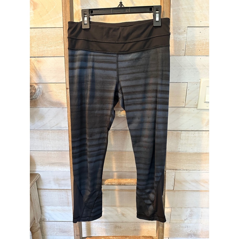 Lululemon Cropped Leggings Black Gray Striped Mesh Panel Zipper Pocket Size 4